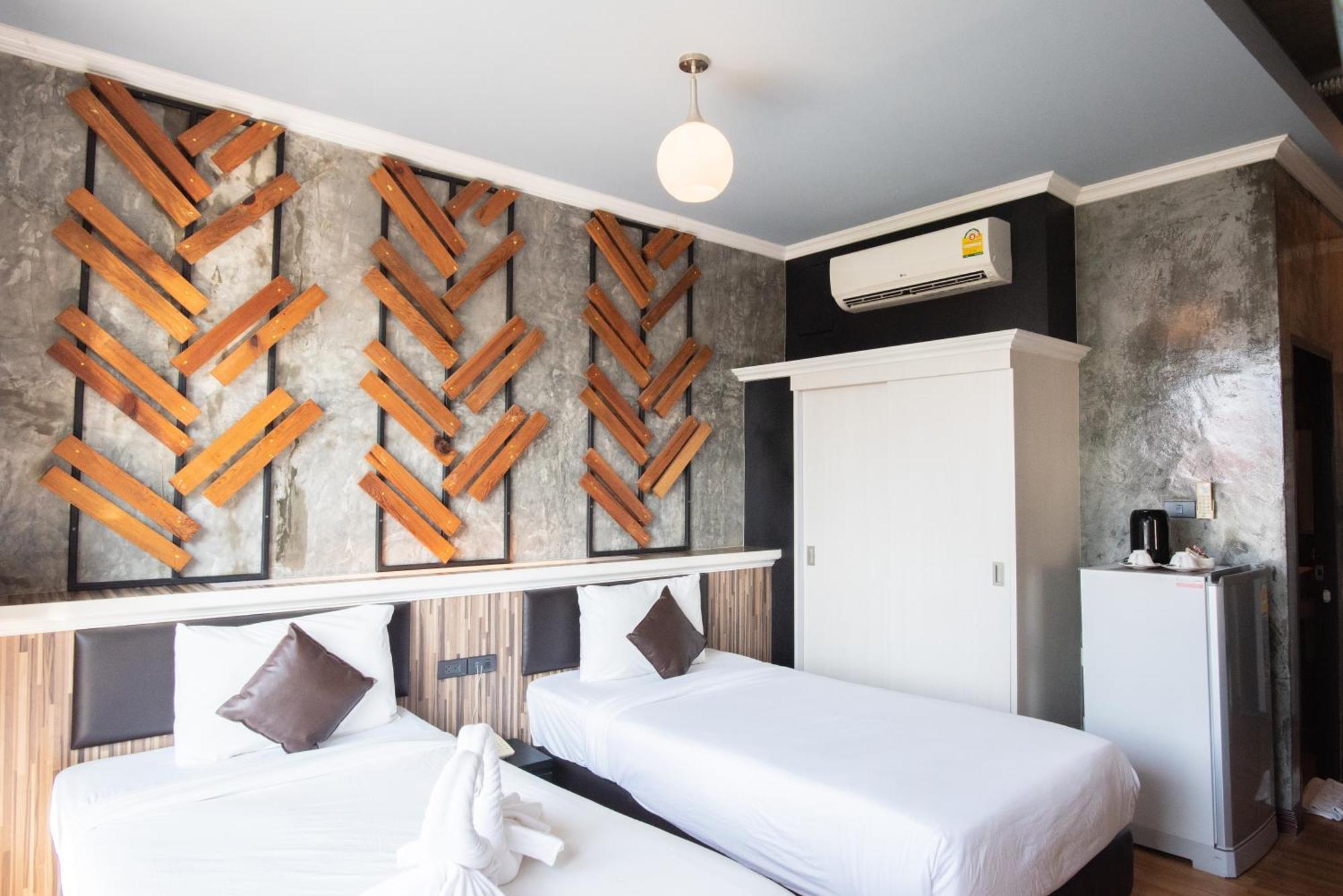 The Proud Hotel Ubon Ratchathani Extérieur photo