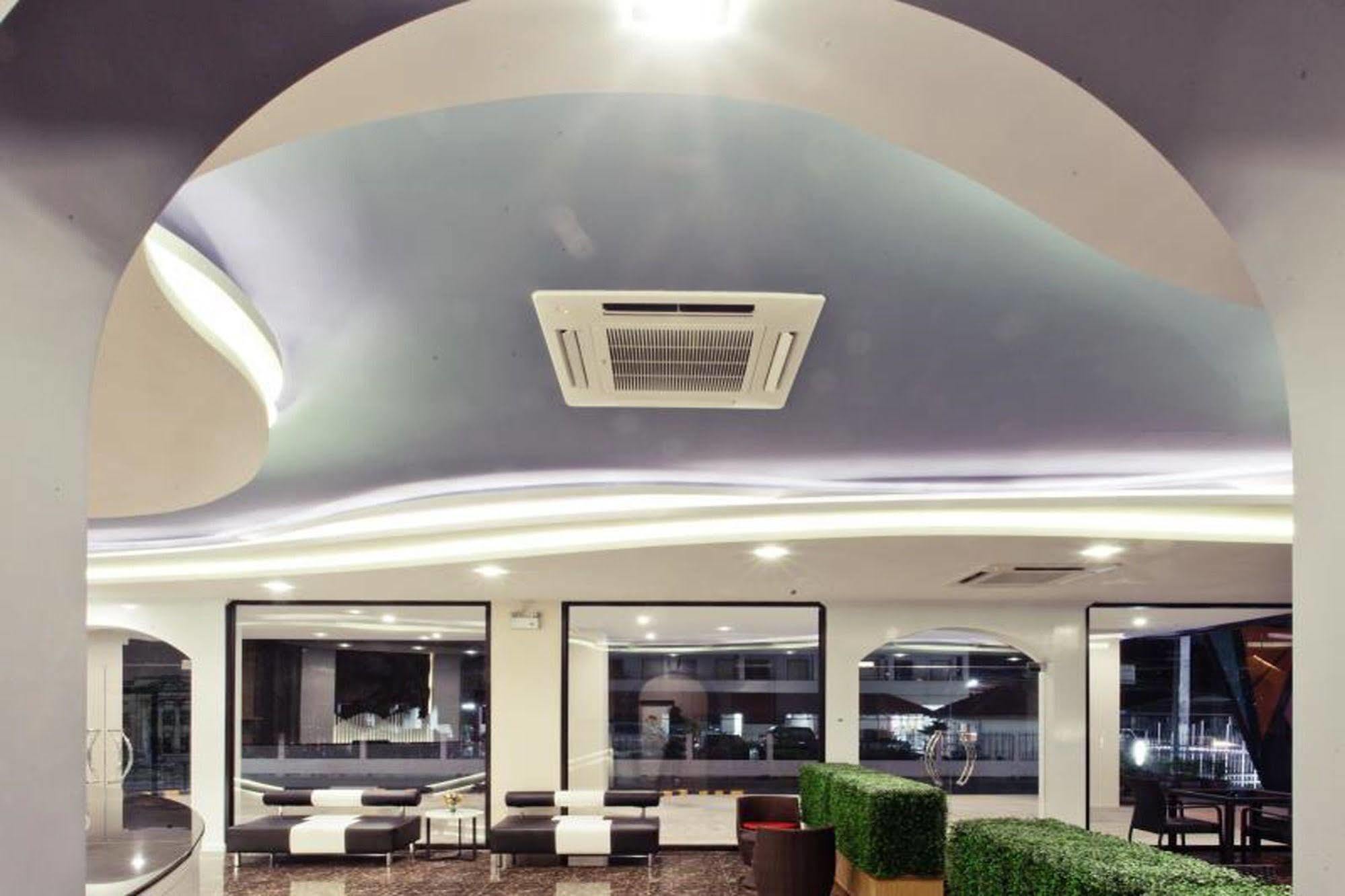 The Proud Hotel Ubon Ratchathani Extérieur photo