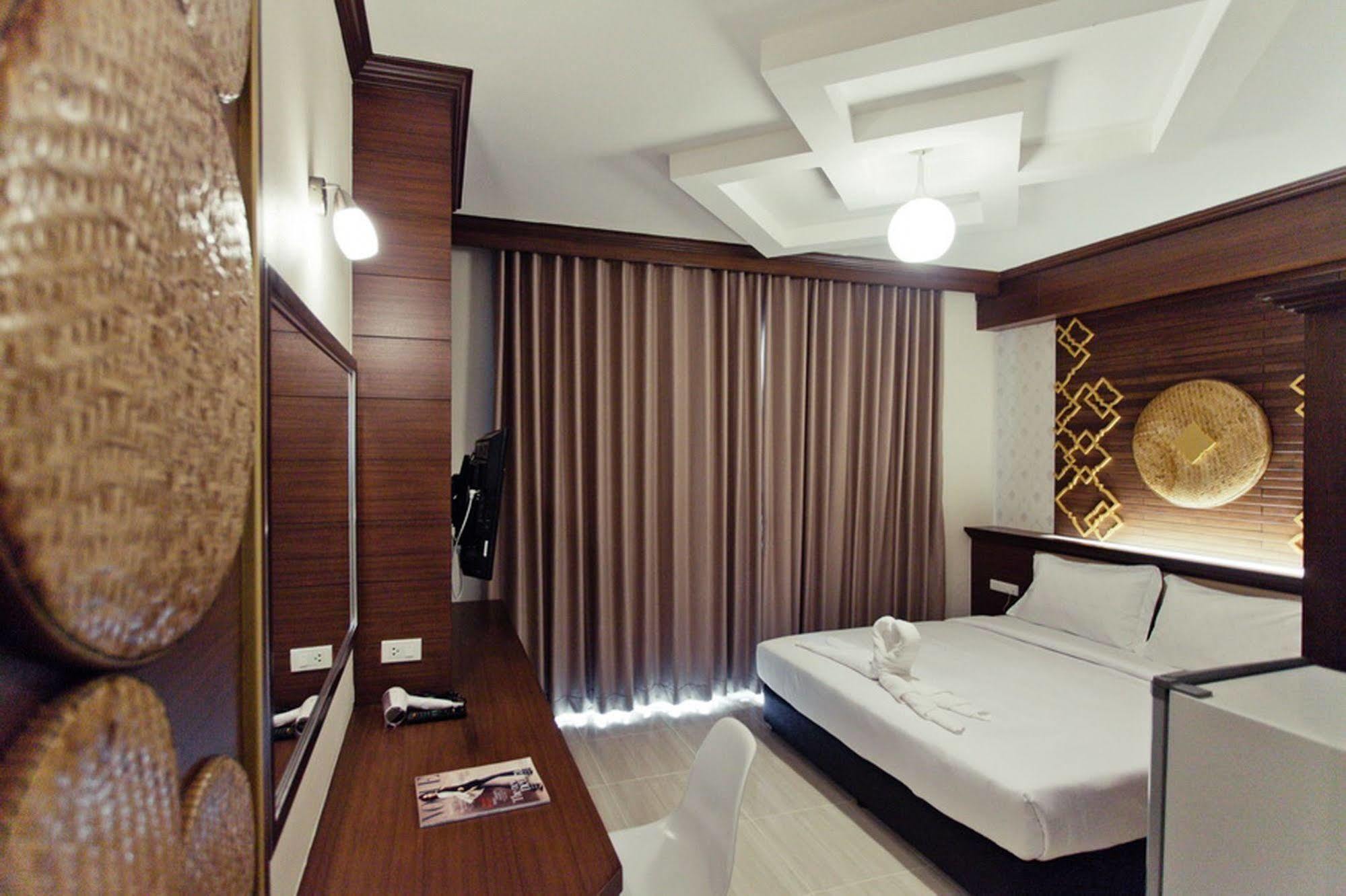 The Proud Hotel Ubon Ratchathani Extérieur photo