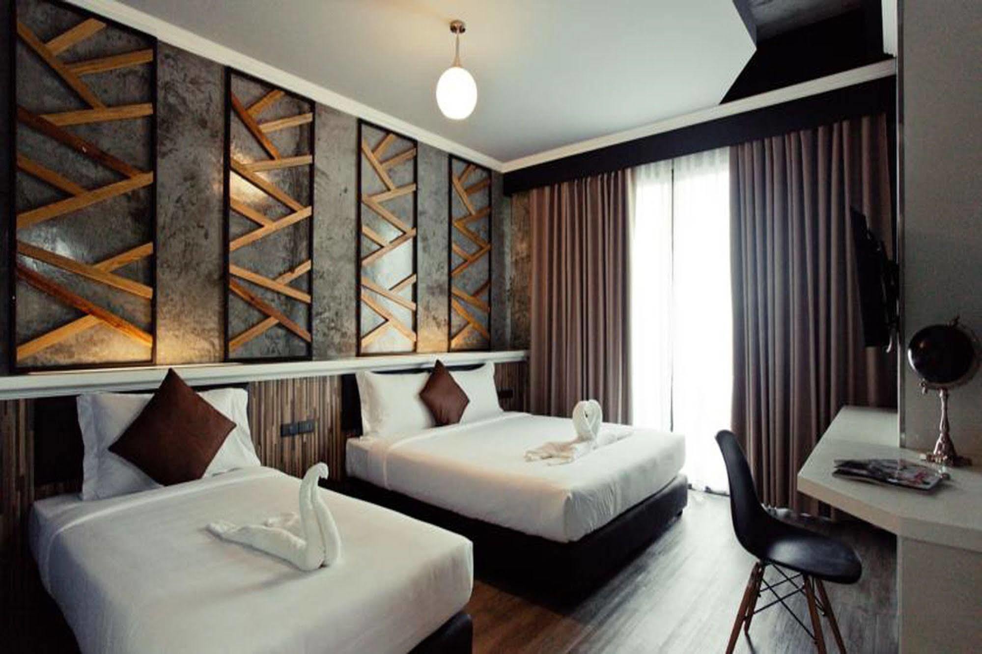 The Proud Hotel Ubon Ratchathani Extérieur photo