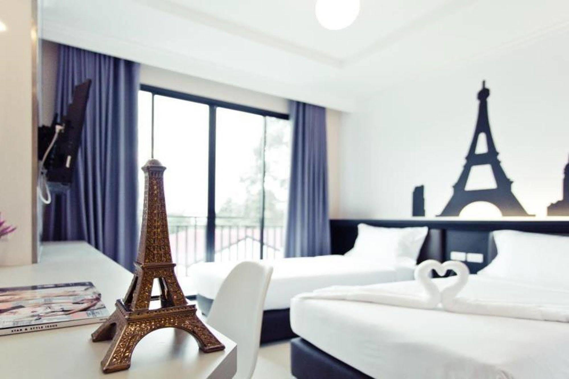 The Proud Hotel Ubon Ratchathani Extérieur photo