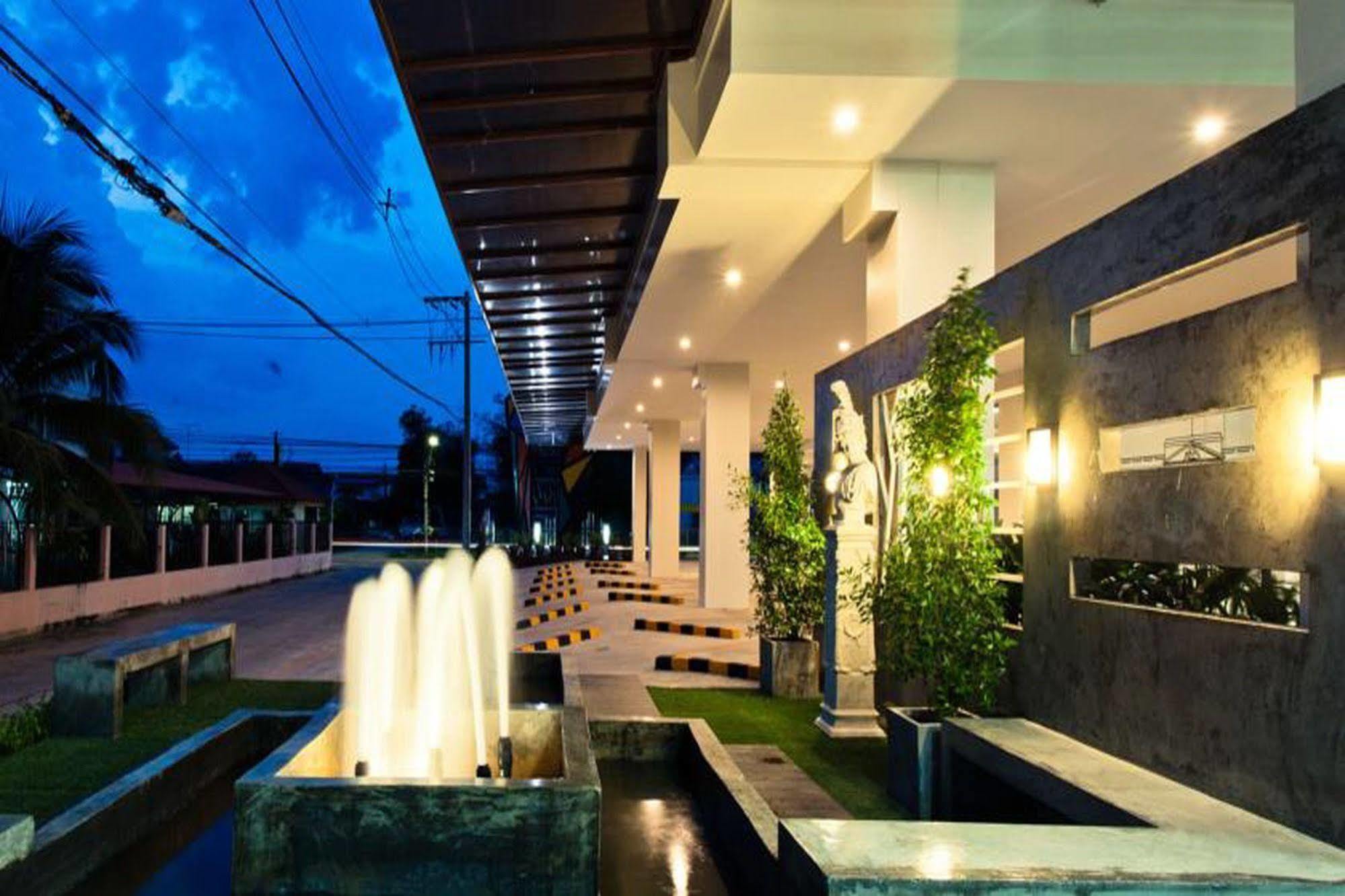 The Proud Hotel Ubon Ratchathani Extérieur photo